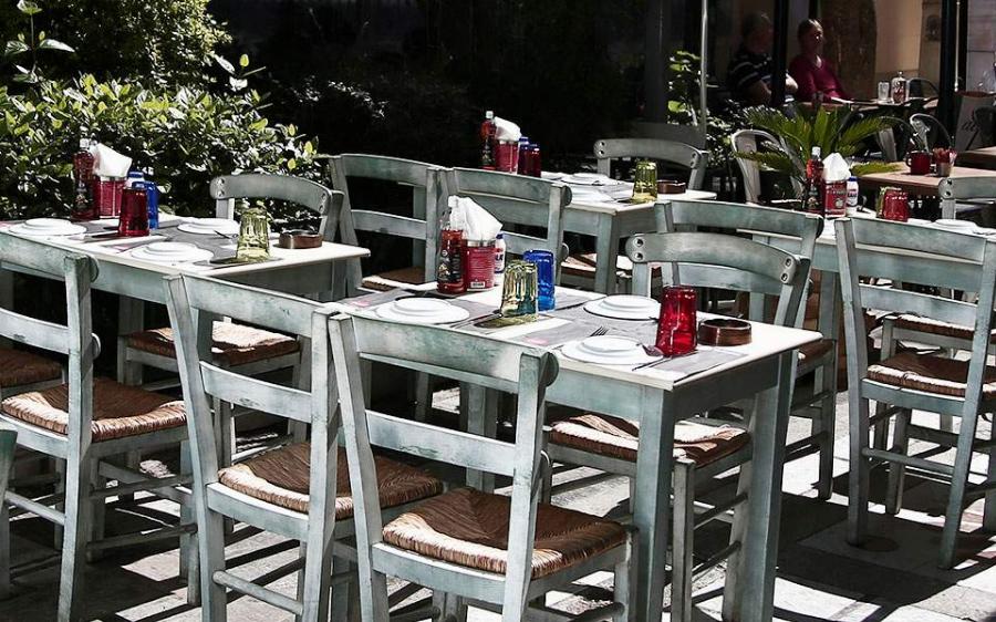 Ιδιοκτήτης εστιατορίου στην Κοζάνη ζήτησε πιστοποιητικό εμβολιασμού από αστυνομικούς που πήγαν για έλεγχο