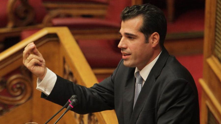 «Ο ασθενής πρέπει να αποφασίζει χωρίς να πιέζεται»: Όταν ο Πλεύρης ήταν κατά του υποχρεωτικού εμβολιασμού