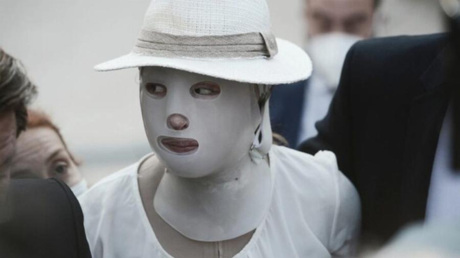 Οι χρήστες του Twitter αποθεώνουν τη γενναιότητα της Ιωάννας μετά τη σημερινή της εμφάνιση στο δικαστήριο