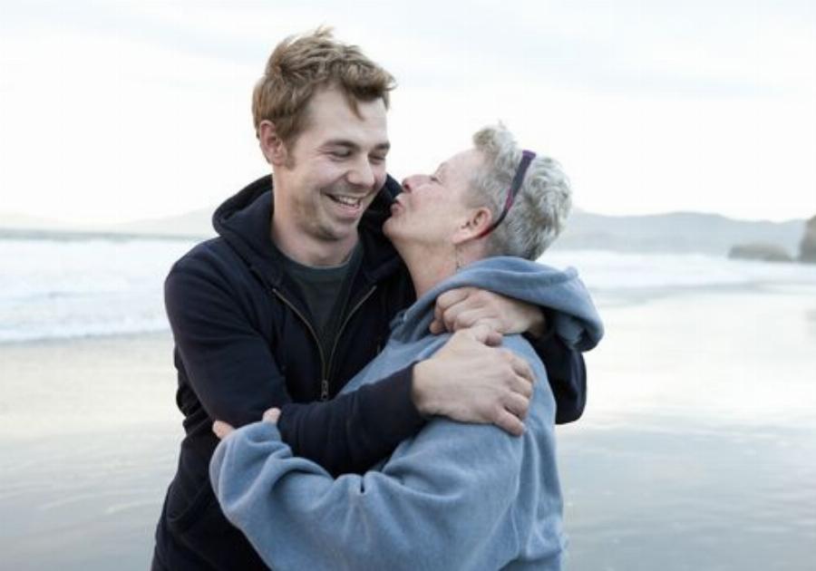 «Θέλω να μείνω με τη μητέρα μου και μετά τον γάμο. Αν δεν θέλει η γυναίκα μου θα χωρίσω» – Εξομολόγηση αναγνώστη