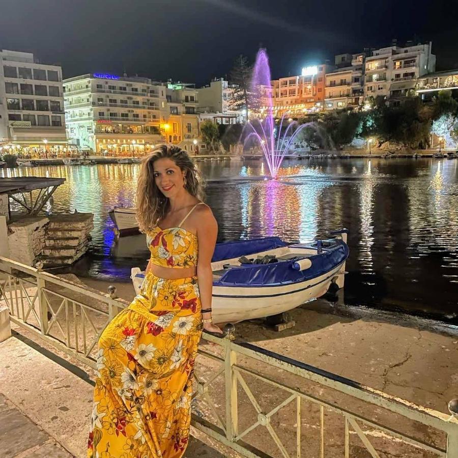 Συντετριμμένοι οι γονείς της Δώρας στη Ρόδο – «Μαμά είναι τρελός» δήλωνε η αδικοχαμένη 32χρονη