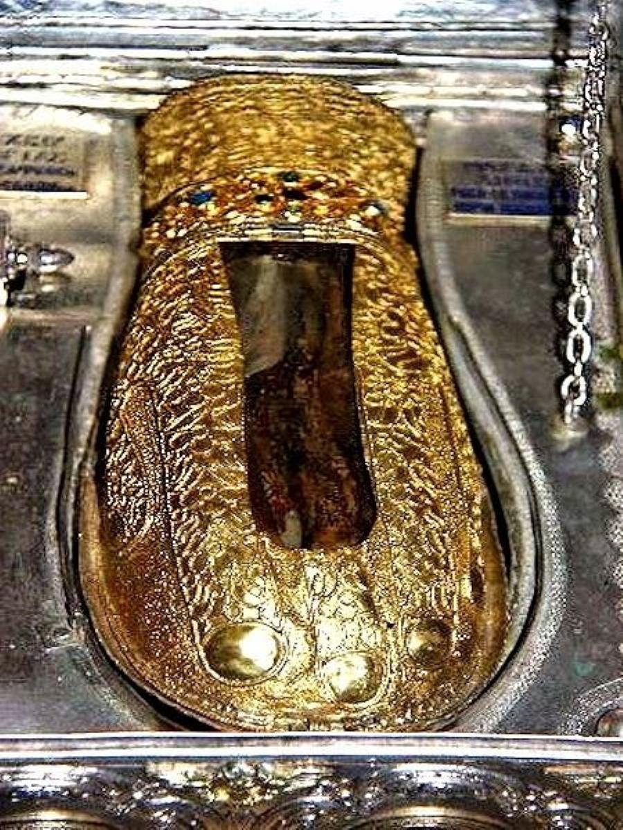 Το άφθαρτο χέρι της Αγίας Μαρίας της Μαγδαληνής – Όσα συμβαίνουν σε όσους το ασπάζονται