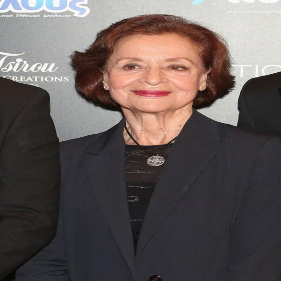 Η γιαγιά της σειράς «Σασμός» που έχει κλέψει τις εντυπώσεις με την υποκριτική της: Ποια είναι η Όλγα Δαμάνη