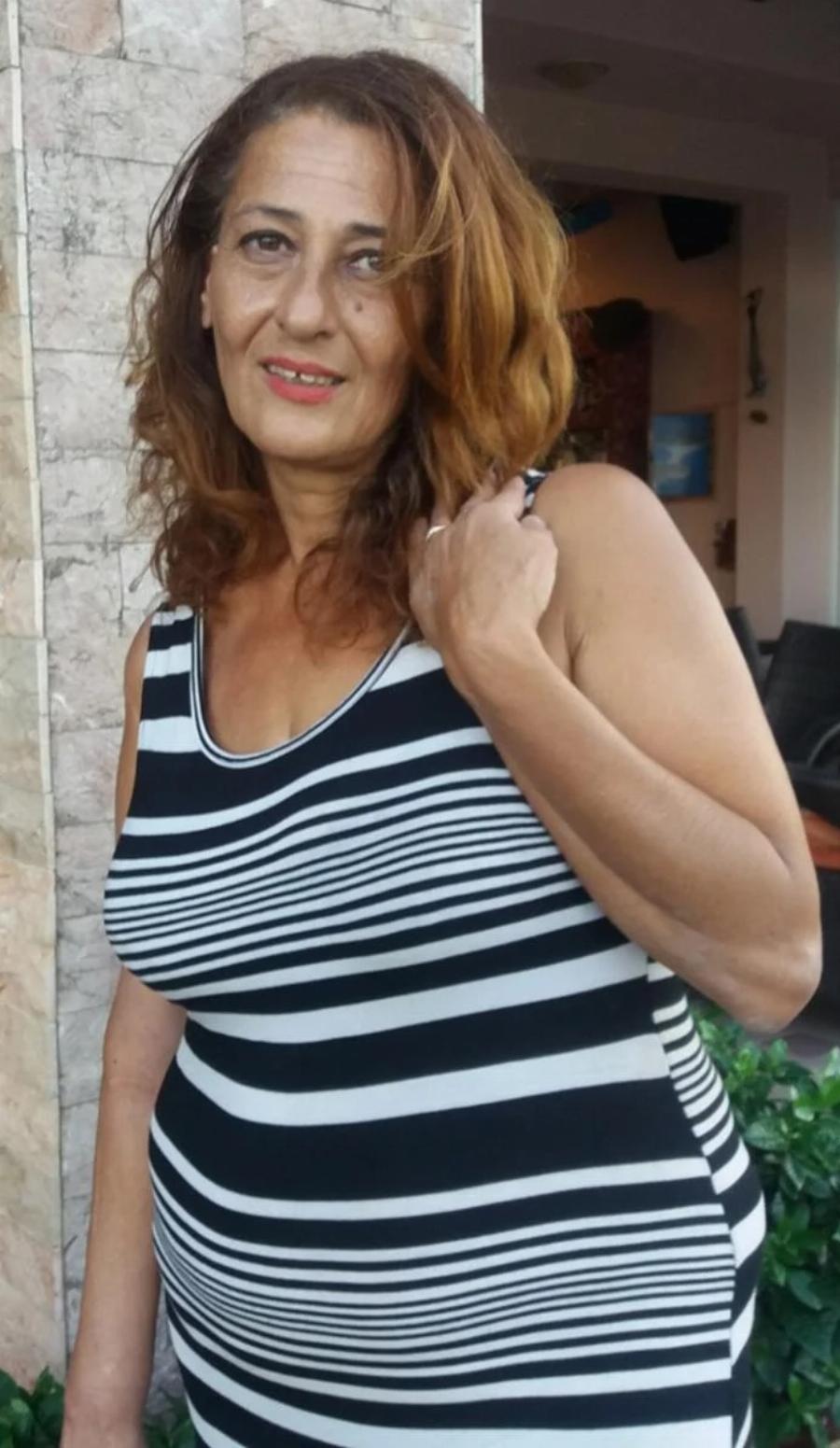 Στα 21 της έμεινε χήρα με παιδί και αναπηρία – Στα 50 έγινε γιαγιά με πτυχίο: Η ιστορία της Δήμητρας Δαμιανού