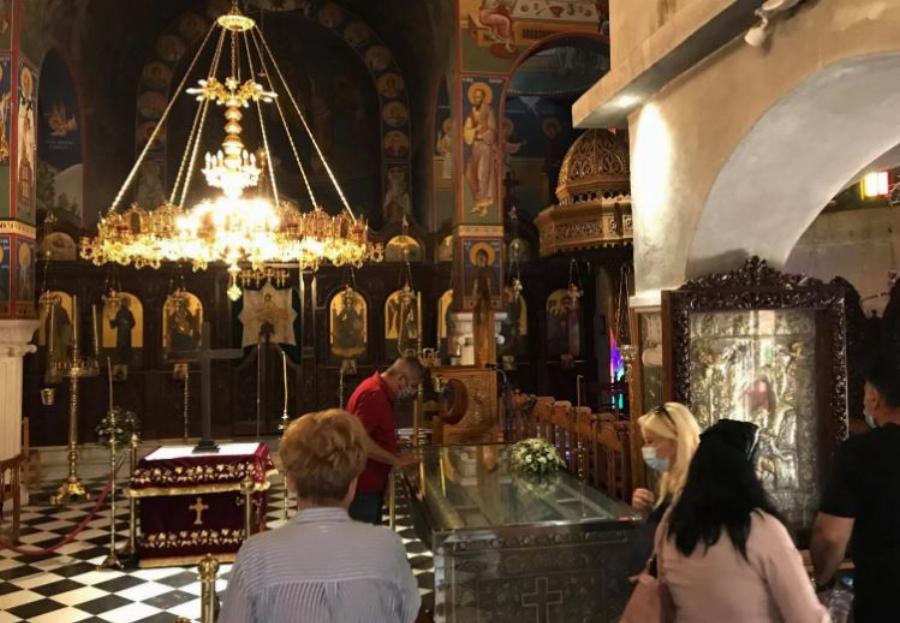 Μέγα Σημείο στη Νέα Μάκρη χθες 17/9: Ο Άγιος Εφραίμ έσωσε γιο Ιερέα από νεφρική βλάβη