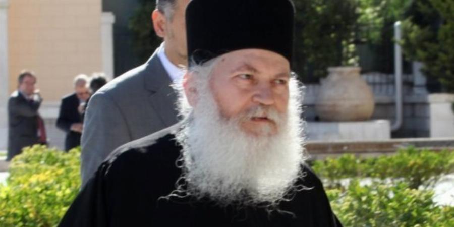 «Ο εμβολιασμός είναι η μόνη  προστασία απέναντι στον κορονοϊό»: Οι δηλώσεις του Ηγουμένου Εφραίμ