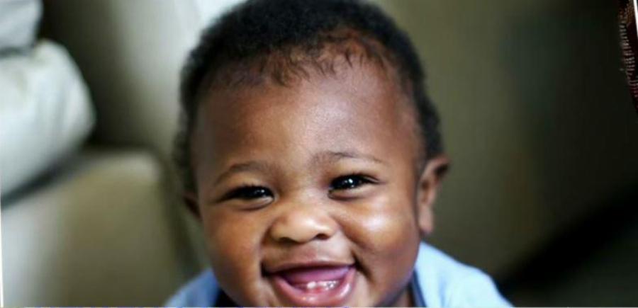 Υιοθέτησαν τρία μικρά αδέρφια και η γειτόνισσα τους υιοθέτησε το τέταρτο αδερφάκι για να μην χωρίσουν