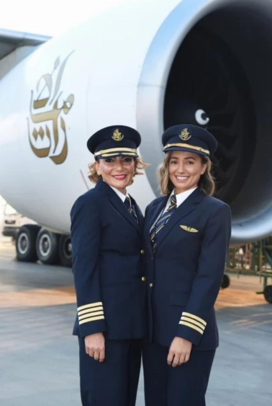 Ελληνίδα πιλότος: Κουμαντάρει αεροσκάφος Boeing 777 και περιγράφει την εμπειρία της