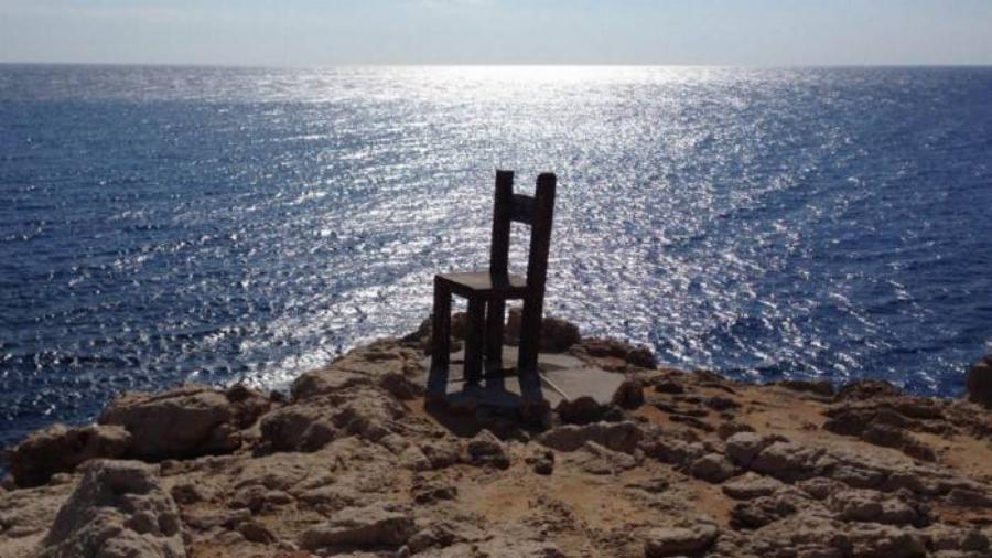 Ερωτευμένο ζευγάρι παράτησε τη ζωή στην πόλη: Κωστής και Ευτυχία μένουν στη Γαύδο χωρίς ρεύμα