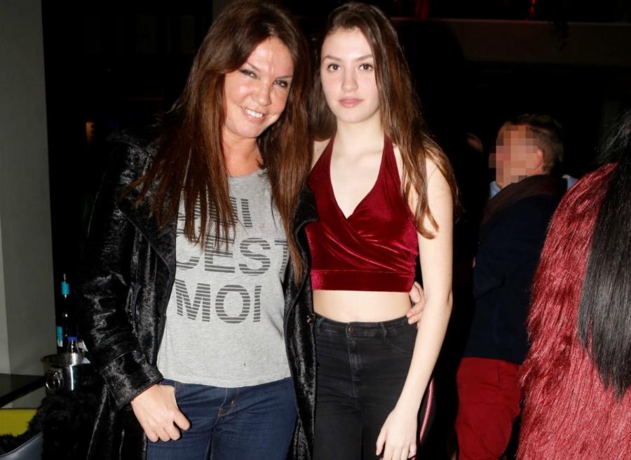 Μεγάλωσαν και έγιναν κούκλες: Οι 8 κόρες διάσημων Ελληνίδων που είναι χάρμα οφθαλμών