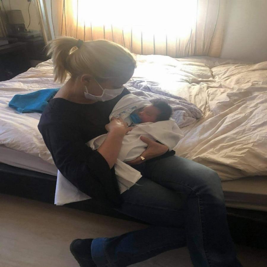 Έγινε γιαγιά στα 41 της: Η αληθινή ιστορία της Βούλας Τσεμπερλίδου