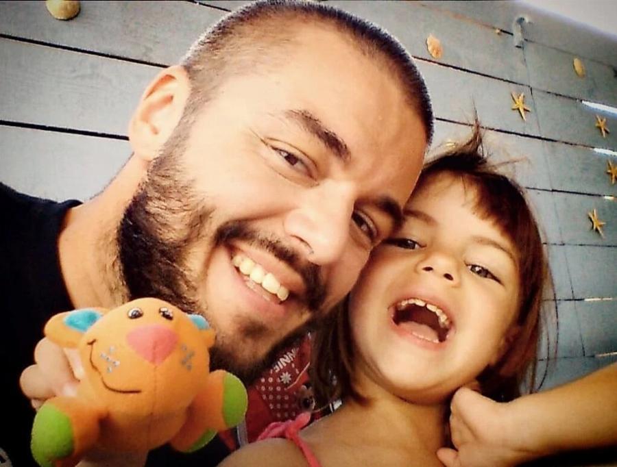 Η γλυκιά φωτογραφία του Πέτρου Πολυχρονίδη με την κόρη του: Τα γενέθλια της και η ομοιότητα τους