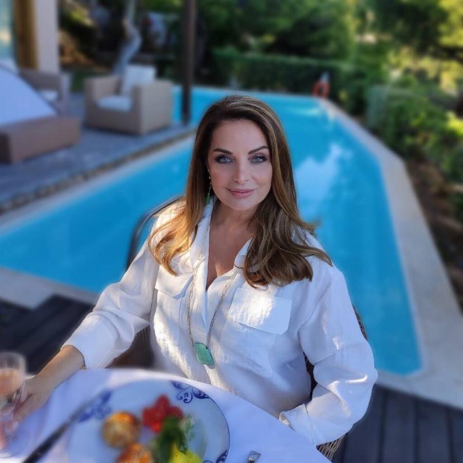 Χάος στο Twitter με την ερωτική σκηνή της Άντζελας Γκερέκου στη σειρά «Η Γη της Ελιάς»