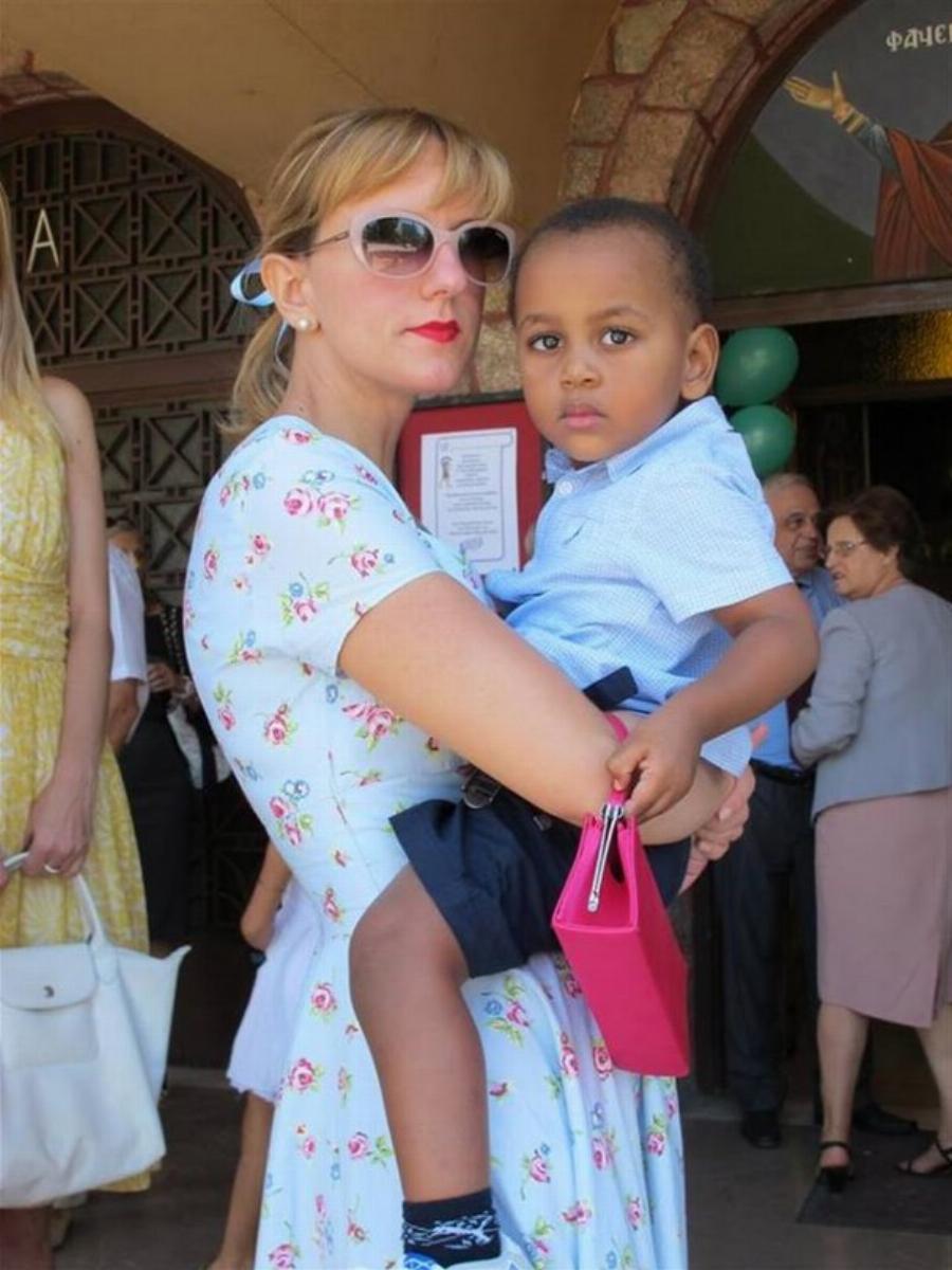 Υιοθεσία παιδιού από την Αιθιοπία: Η Μαρία είναι η πρώτη Ελληνίδα που τα κατάφερε