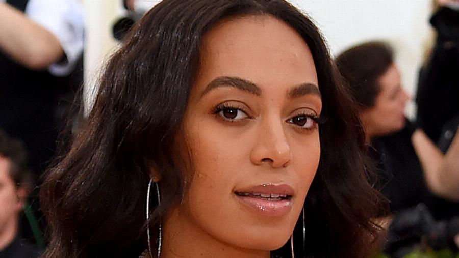 Μαμάδες από μικρές: 15 διάσημες που μπήκαν από μικρές στα βάσανα