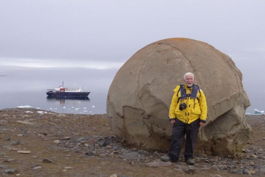 Ο πιο πολυταξιδεμένος άνθρωπος του πλανήτη είναι ένας Έλληνας από την Ήπειρο, σύμφωνα με το βιβλίο Γκίνες