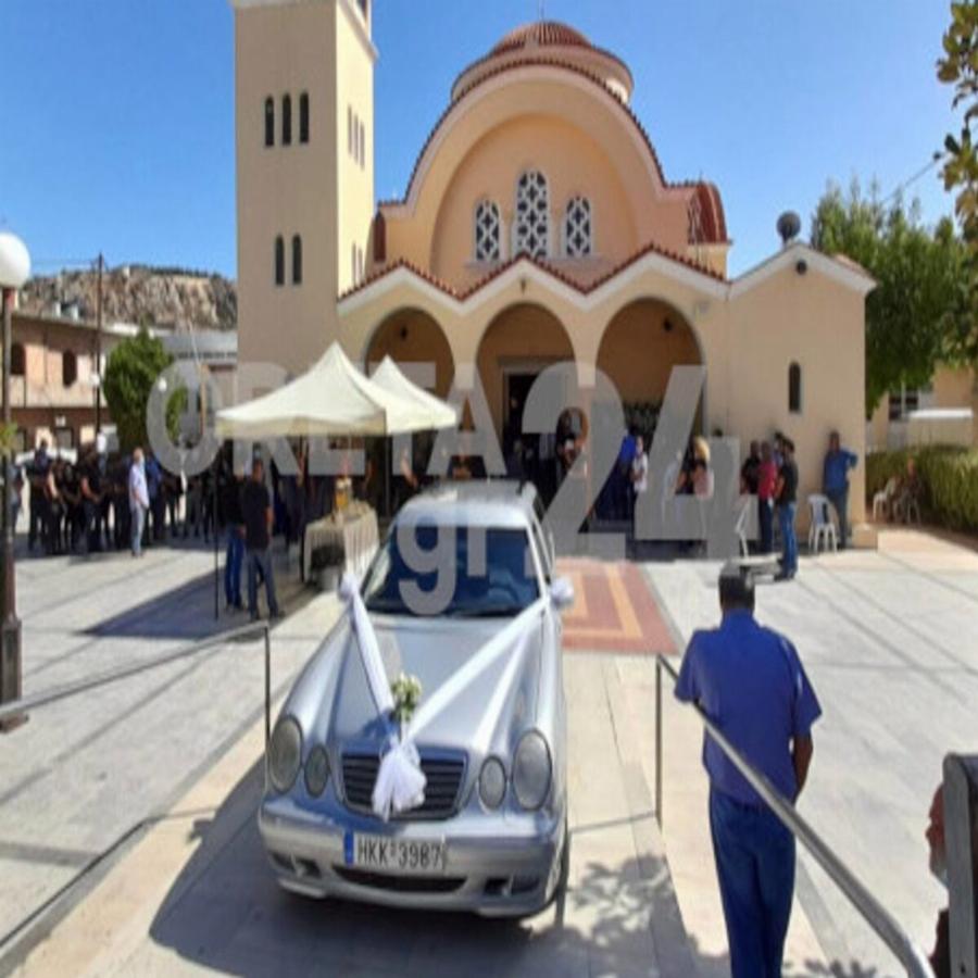 Σκηνές αρχαίας τραγωδίας στην κηδεία του 17χρονου Ματθαίου – Tο τάμα του αδελφού που στοίχειωσε μια οικογένεια