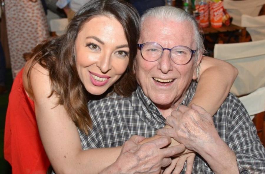 Ο Κώστας Βουτσάς δεν μου άφησε ούτε καταθέσεις, ούτε διαθήκη – Η συνέντευξη της Αλίκης Βουτσά