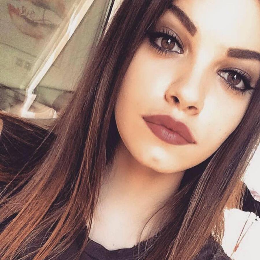 Πιο εντυπωσιακή και από τη γιαγιά της: Η εγγονή της Τζένης Καρέζη στην πιο αποκαλυπτική φωτογραφία της ζωής της