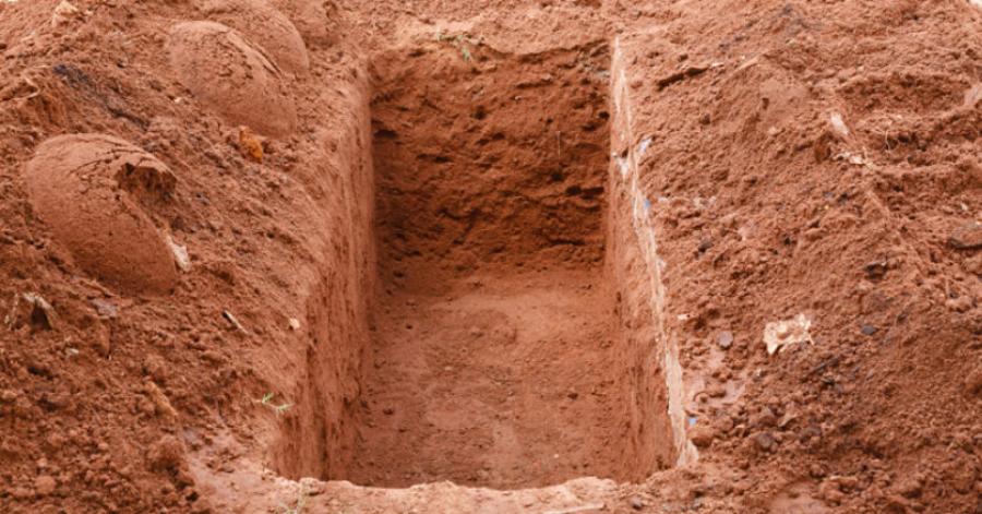 Απίστευτη ιστορία: Πατέρας ανάγκασε διεστραμμένο φίλο του που βίασε την 6χρονη κόρη του να σκάψει τον τάφο του και τον έθαψε