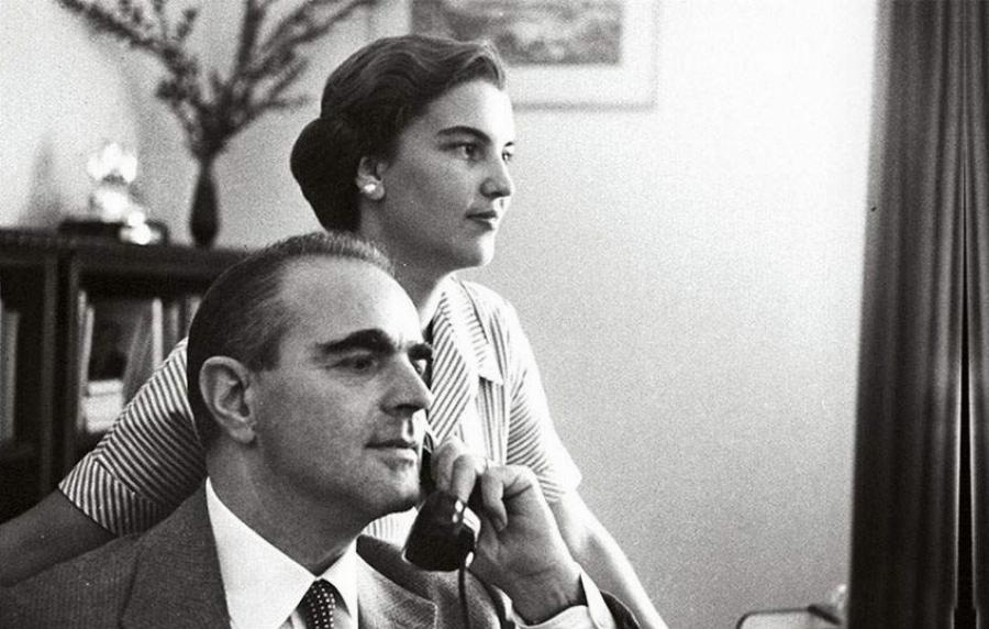 «Σκάσε Αμαλία» είπε ο Κωνσταντίνος Καραμανλής στη σύζυγό του: Όταν το ανοιχτό μικρόφωνο  πρόδωσε τη σχέση τους