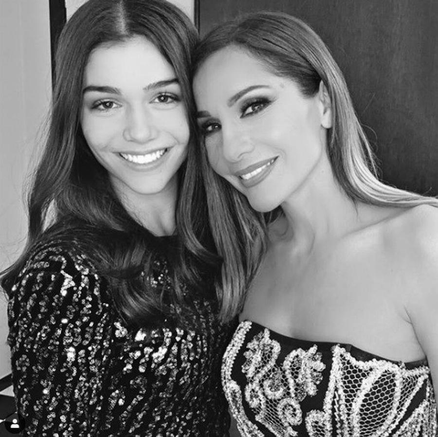 Μεγάλωσαν και έγιναν κούκλες: Οι 8 κόρες διάσημων Ελληνίδων που είναι χάρμα οφθαλμών