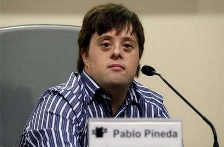 Για την «καθυστερημένη» κοινωνία μιλάει ο πρώτος πτυχιούχος Πανεπιστημίου με σύνδρομο Down