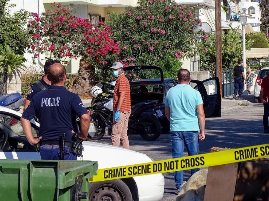 Συντετριμμένοι οι γονείς της Δώρας στη Ρόδο – «Μαμά είναι τρελός» δήλωνε η αδικοχαμένη 32χρονη