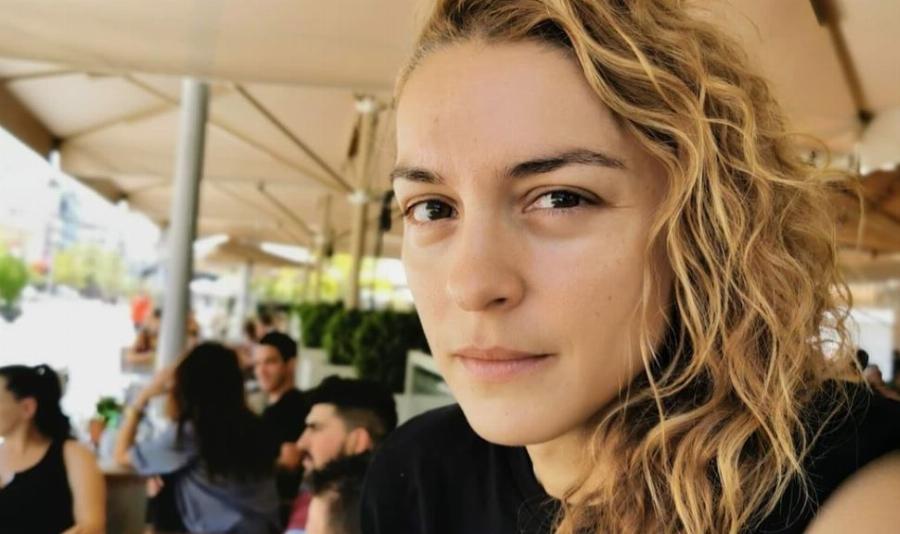 Γιούλικα Σκαφιδά: «Δεν γαλουχήθηκα να κάνω οικογένεια. Χαίρομαι που η νέα γενιά δεν μπήκε σ αυτό το τρυπάκι»