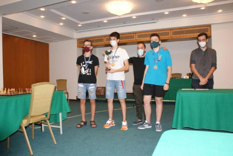 Ο 14χρονος νέος βασιλιάς του σκάκι είναι Έλληνας  και είναι από τις ακριτικές Φέρες του Έβρου