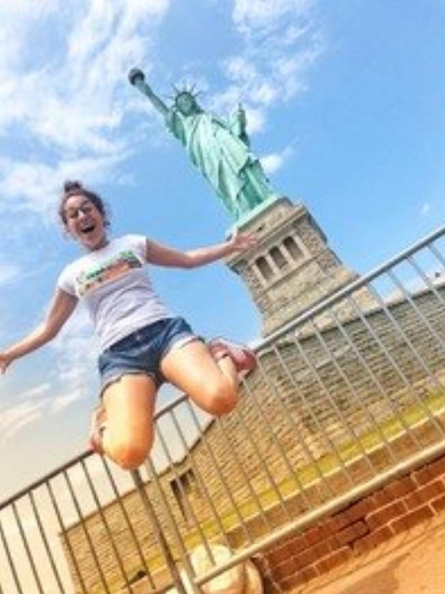 Η Μαρία αν και γεννήθηκε κωφή, πήρε το πτυχίο της με πίστη και θέληση