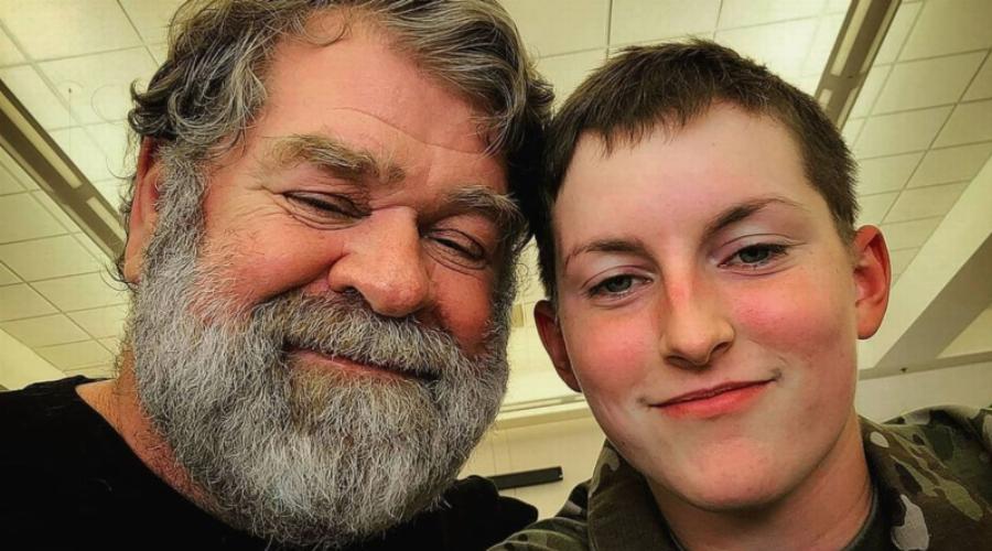 “Η οικογένειά μου είχε καλέσει την αστυνομία”: Η 19χρονη που παντρεύτηκε 61χρονο εξομολογείται