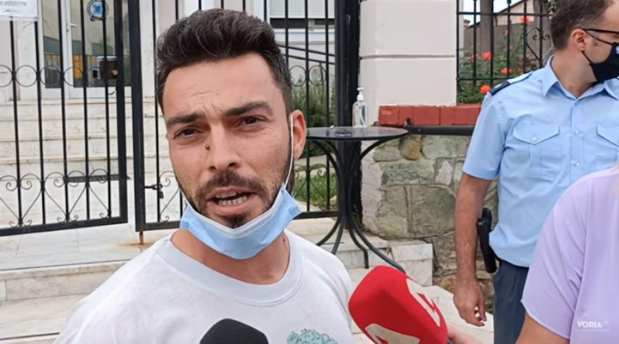Αρνητής πατέρας με χειροπέδες στα χέρια: “Θα στείλω και αύριο χωρίς τεστ το παιδί σχολείο”