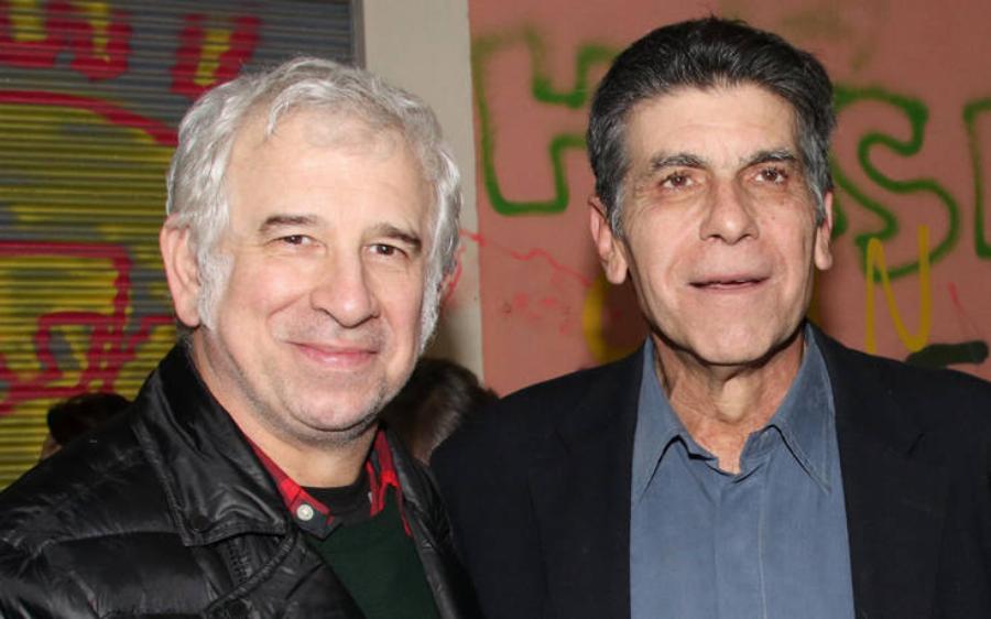 O Γιάννης Μπέζος δίνει το τελειωτικό «χτύπημα» στον Πέτρο Φιλιππίδη