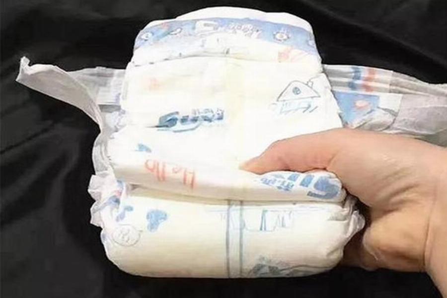 Πρωτοφανής η συμπαράσταση του κόσμου: Μόνος πατέρας συνελήφθη να κλέβει πάνες