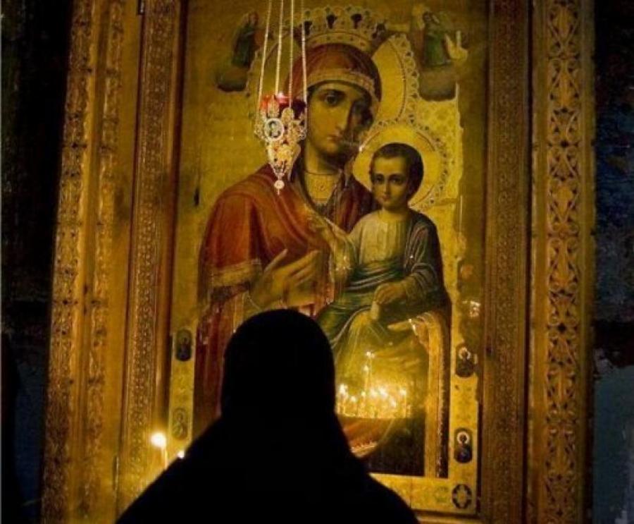 Η ώρα που γεμίζουν οι Εκκλησίες με Αγγέλους: Οι εμπειρίες της Γερόντισσας Λαμπρινής