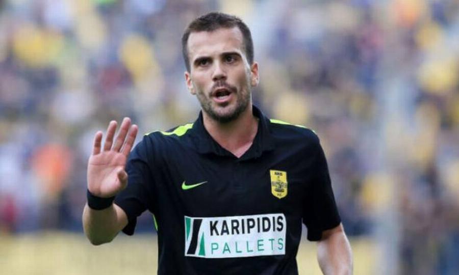 Θρήνος στο τελευταίο «αντίο» στον ποδοσφαιριστή Nίκο Τσουμάνη