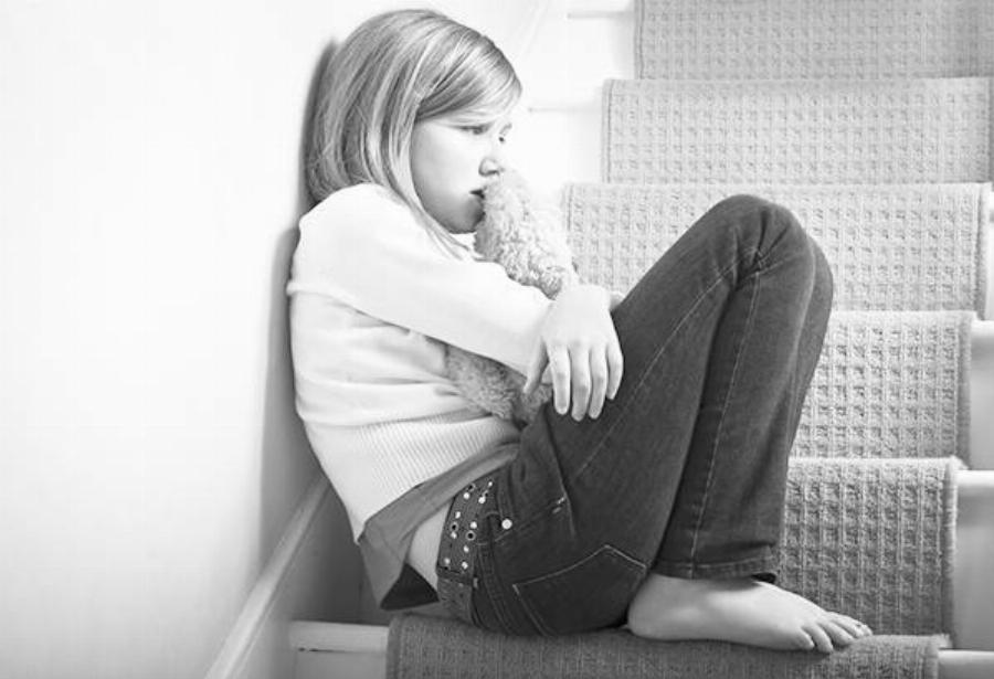 Εξομολόγηση παιδιού: «Με έκανες να βλέπω τον πατέρα μου σαν εχθρό. ΕΣΥ, μαμά, τον μισούσες. ΕΓΩ τι έφταιγα;»