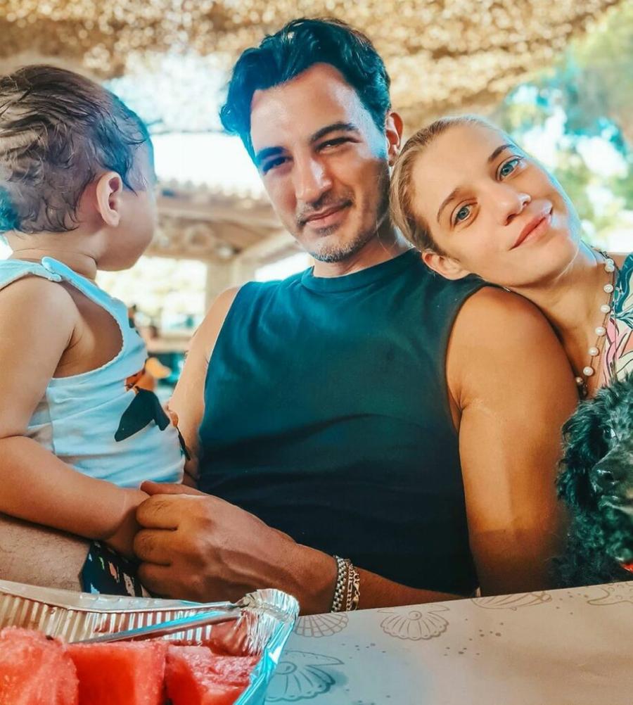 «Ο γιος μου δεν έχει βαφτιστεί ακόμα. Θα πάει μόνος του στον ποταμό, θα διαλέξει άλλο όνομα» – Oι δηλώσεις της Τζένης Θεωνά