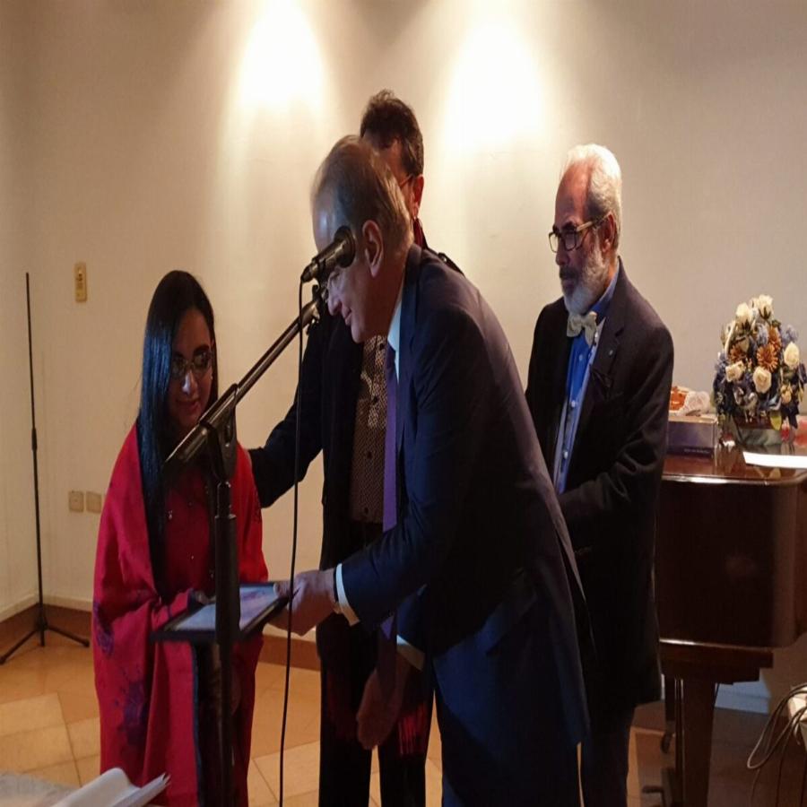 Αίγυπτος: Τυφλή 22χρονη Αιγύπτια μαθήτρια πήρε με άριστα το ανώτερο πτυχίο Ελληνομάθειας