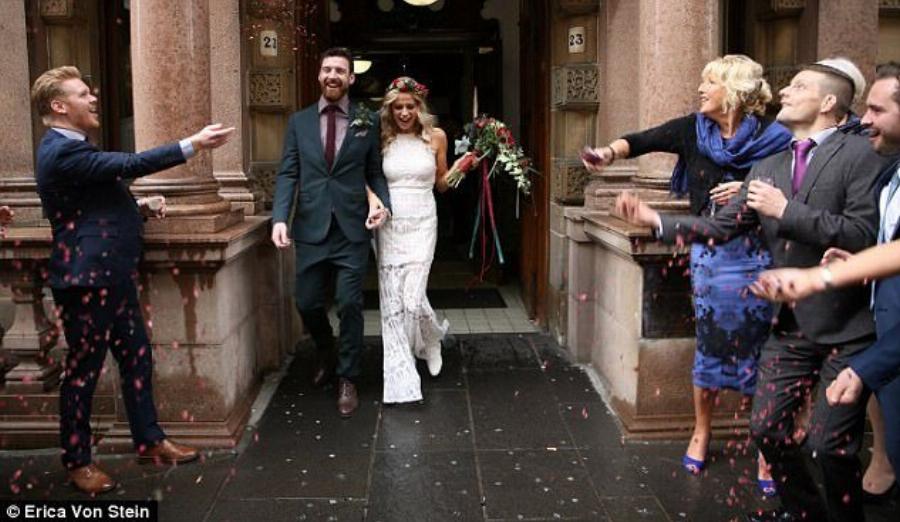 Νύφη έδειξε ότι δε θέλει μια περιουσία για να παντρευτείς: Ξόδεψε 68€ για νυφικό και 1.140 για όλο το γάμο