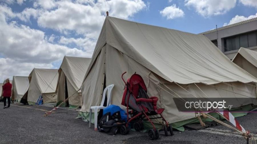 Κρεβάτια σε σκηνές μόνο για εμβολιασμένους σεισμόπληκτους, η επιλογή για τους ανεμβολίαστους