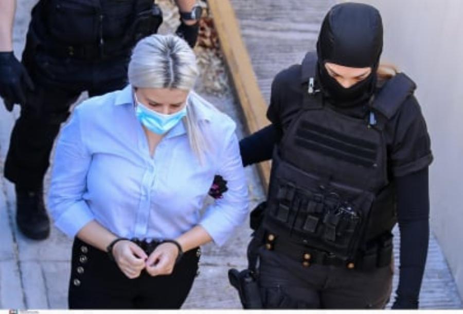 Η Έφη λέει γιατί έριξε βιτριόλι στην Ιωάννα: Έφτασε η στιγμή της αλήθειας