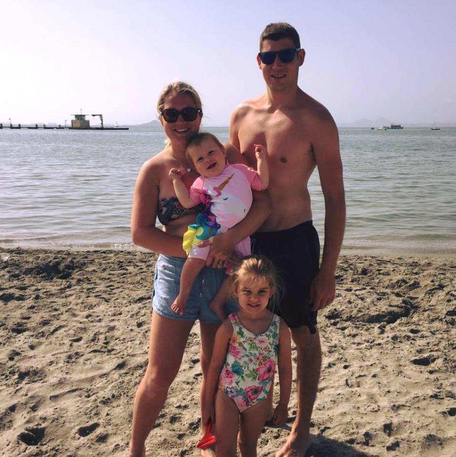 Το παιχνίδι της μοίρας: Πατέρας με όγκο στον εγκέφαλο γνωρίζει το νεογέννητο μωρό του και μετά από 3 ώρες φεύγει από τη ζωή