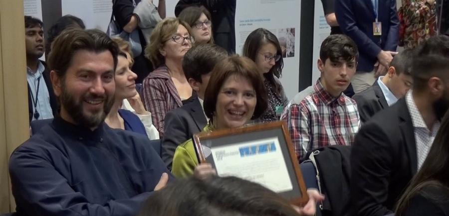 Η Ευρώπη υποκλίθηκε στον πάτερ Αντώνιο: Τιμήθηκε ως ο καλύτερος Ευρωπαίος Πολίτης