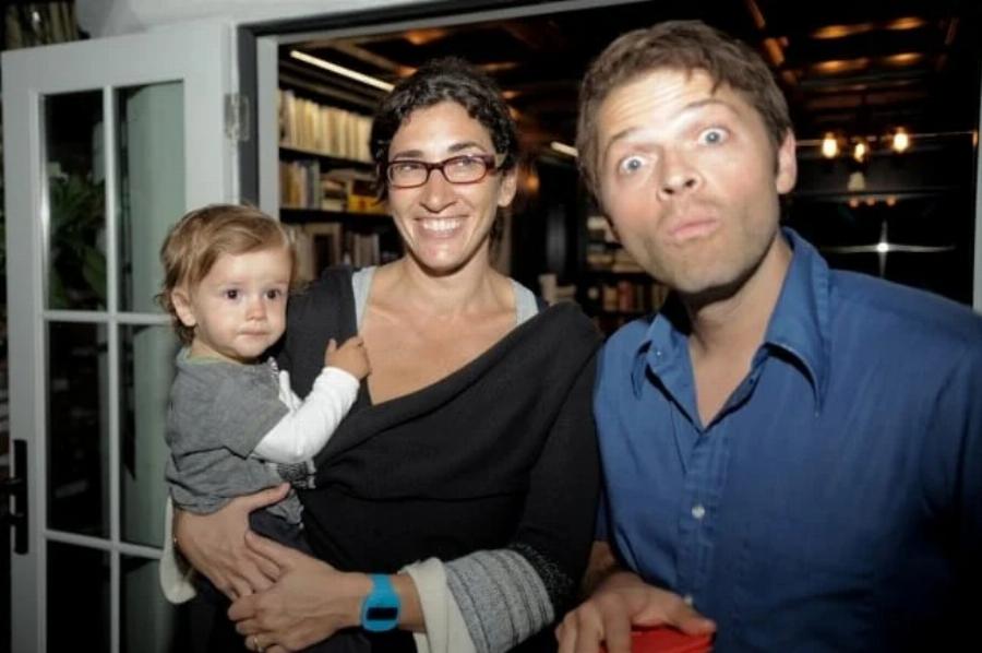 Διάσημοι και γοητευτικοί άντρες:  8 περιπτώσεις που προτίμησαν αληθινές γυναίκες και όχι συμβατικά πρότυπα ομορφιάς