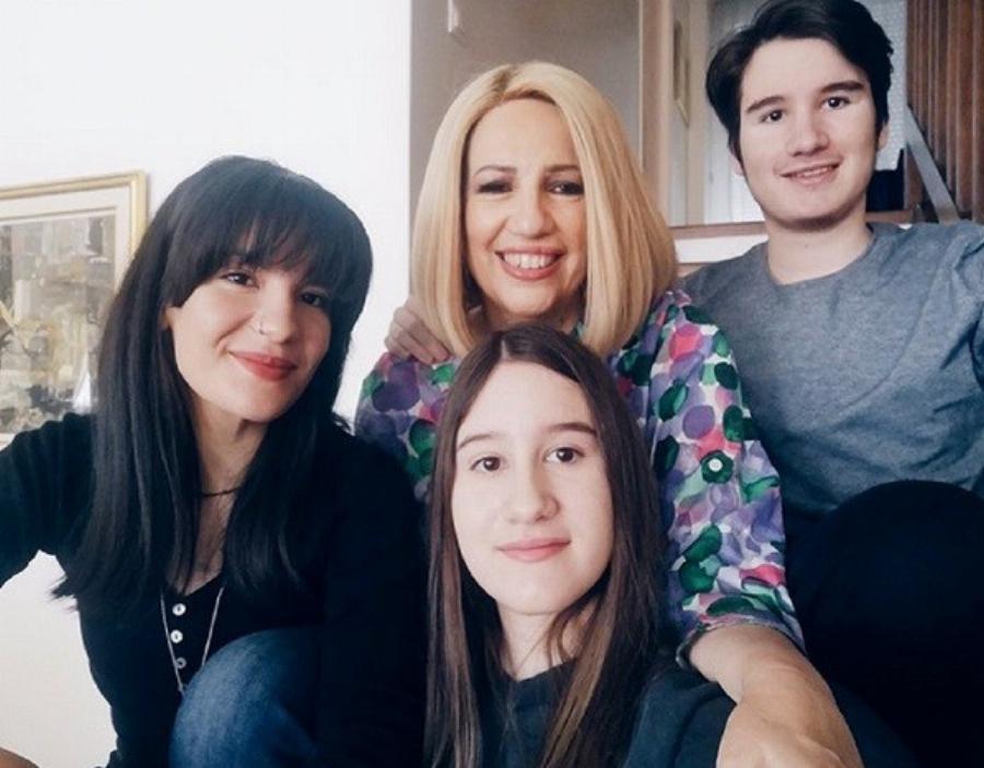 Κατάθεση χρημάτων στην «Κιβωτό του Κόσμου» και το «Χαμόγελο του Παιδιού» αντί στεφάνων επιθυμεί η οικογένεια Γεννηματά