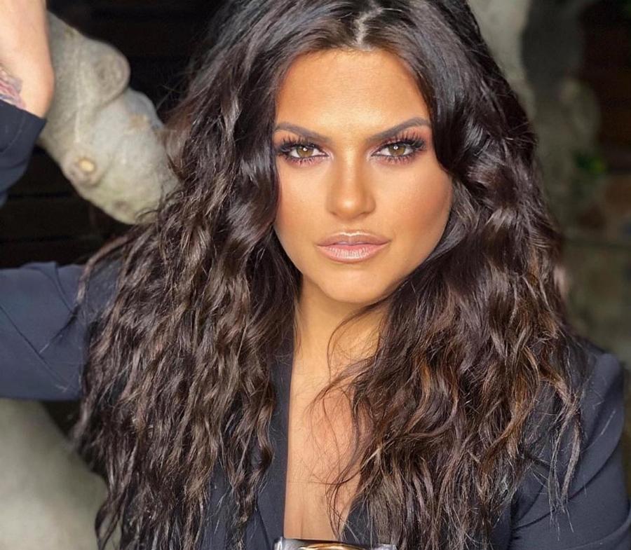 «Δωρίζει το σπίτι της για να γίνει γηροκομείο για μεγάλους ανθρώπους που τους εγκαταλείπουν η Δήμητρα Κατσφάδου»