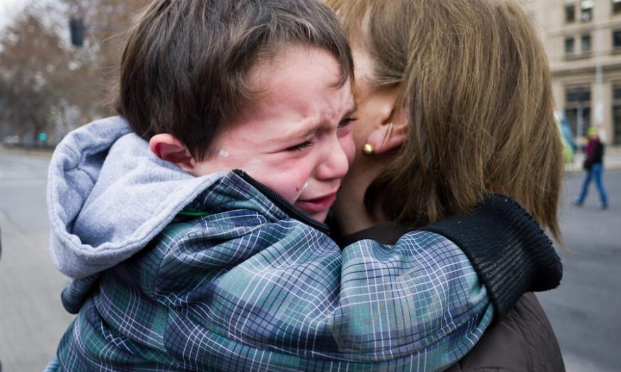 “Μανούλα μου πεινάω”:  Στην Πάτρα άνεργη μητέρα μεγαλώνει το παιδί της με μόλις 2,30 ευρώ την ημέρα