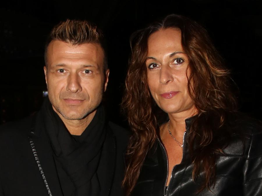 Η εξομολόγηση του Γιάννη Πλούταρχου για την γυναίκα του:  «Η Μαρία είναι η γυναίκα της ζωής μου – Περάσαμε και δυσκολίες, αλλά το παλέψαμε»